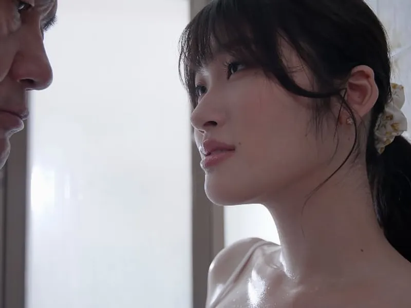 Gã chồng bỏ bê, cô vợ được ông chú giúp thỏa mãn cơn nứng lồn lồn